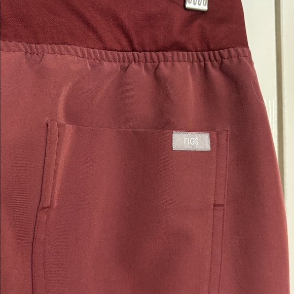 Figs Women’s Scrub Set in Light Wine Color - Picture 10 of 16